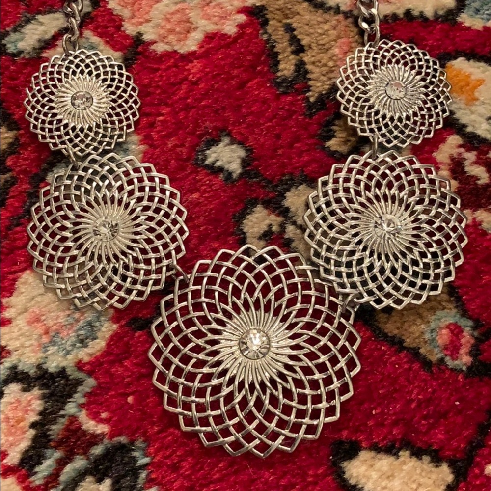 Silver tone sparkle necklace
